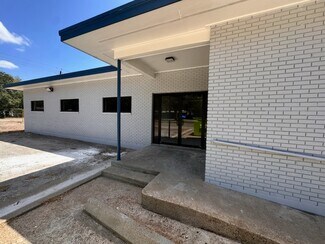 Plus de détails pour 1605 Cottonwood, Bay City, TX - Industriel/Logistique à louer