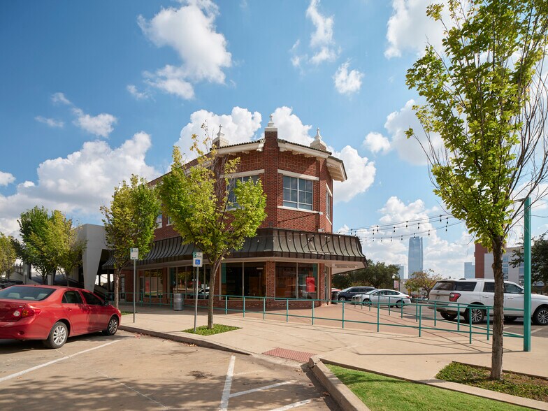 1100-1120 Classen Dr, Oklahoma City, OK à louer - Photo de l’immeuble – Image 2 sur 23