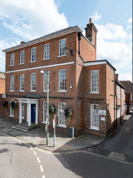 4 Downing St, Farnham à louer - Photo de l’immeuble – Image 3 sur 5