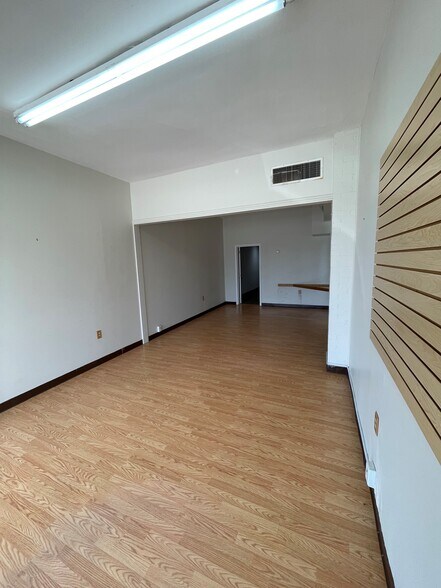 11007 Warwick Blvd, Newport News, VA à louer - Photo intérieure – Image 3 sur 6