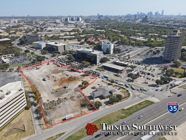 1241 W Mockingbird Ln, Dallas, TX à vendre - Photo de l’immeuble – Image 1 sur 6