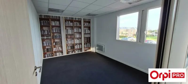 Bureau dans Saint-Brieuc à vendre - Photo intérieure – Image 1 sur 4