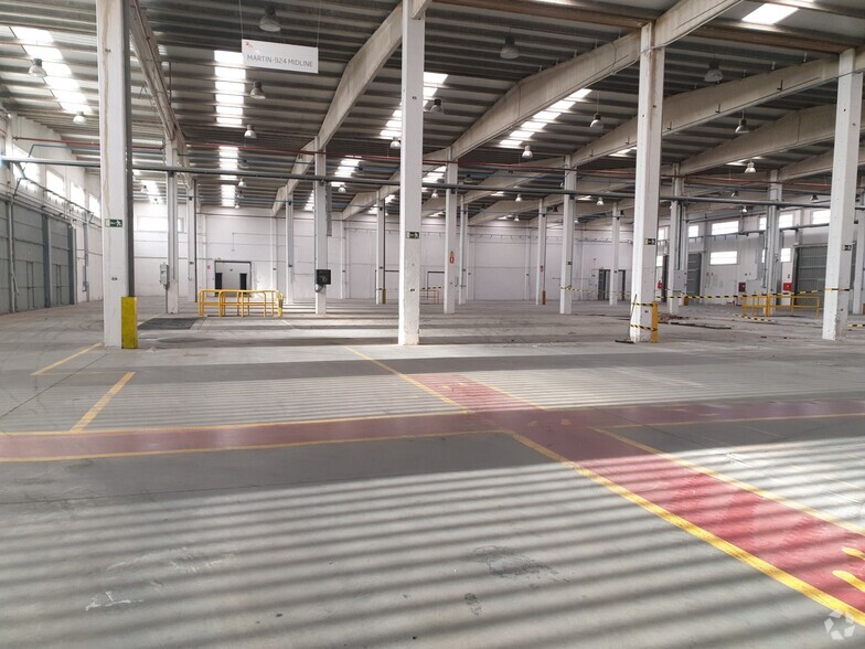 Industriel/Logistique dans Alcalá de Henares, Madrid à louer - Photo de l’immeuble – Image 3 sur 9