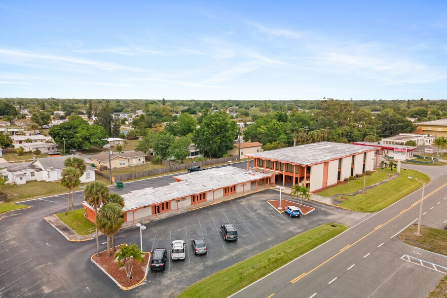 3524 Tamiami Trl, Port Charlotte, FL à louer - Photo de l’immeuble – Image 1 sur 12