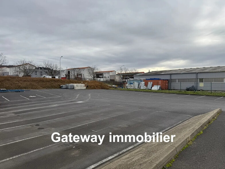 Industriel/Logistique dans COURNON-D'AUVERGNE à louer - Photo de l’immeuble – Image 2 sur 20