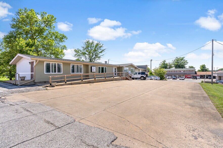 1111 W Morton Ave, Jacksonville, IL à vendre - Photo de l’immeuble – Image 2 sur 25
