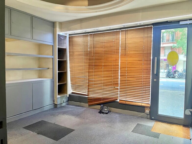 Local commercial dans Paris à louer - Photo de l’immeuble – Image 3 sur 6