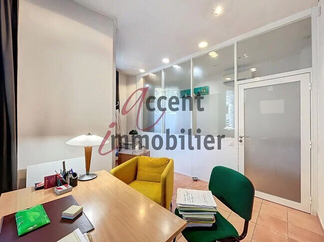 Plus de détails pour Bureau à louer