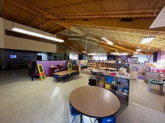 Plus de détails pour 699 Village Square Dr, Stone Mountain, GA - Local commercial à vendre