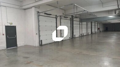 Industriel/Logistique dans Saint-Denis à louer Photo intérieure– Image 1 sur 4