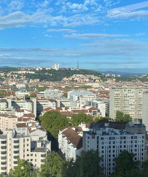 Bureau dans Lyon à louer - Photo de l’immeuble – Image 3 sur 11