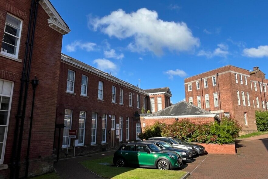 Dean Clarke Gardens, Exeter à louer - Photo de l’immeuble – Image 2 sur 3