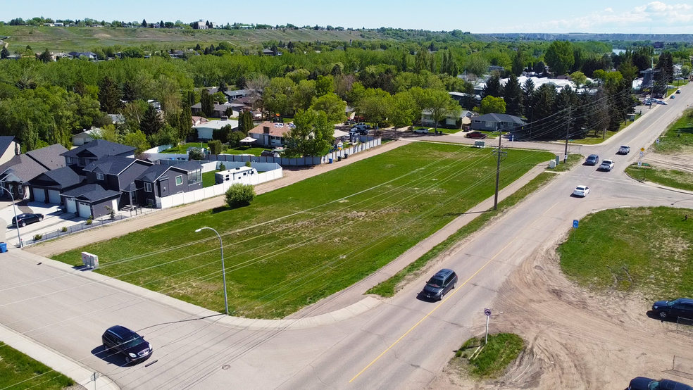 1064 1 St, Medicine Hat, AB à vendre - Photo principale – Image 1 sur 6