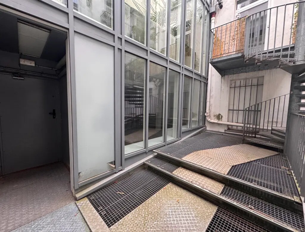 Bureau dans Paris à louer Photo de l’immeuble– Image 1 sur 6