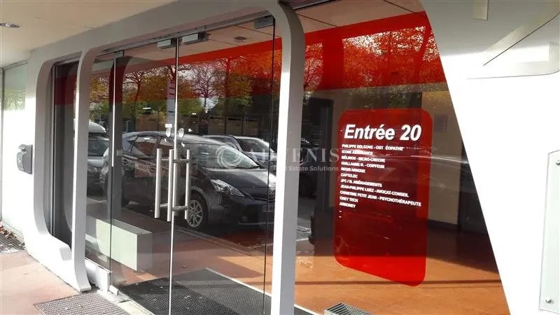 Bureau dans Croix à vendre - Photo de l’immeuble – Image 2 sur 7