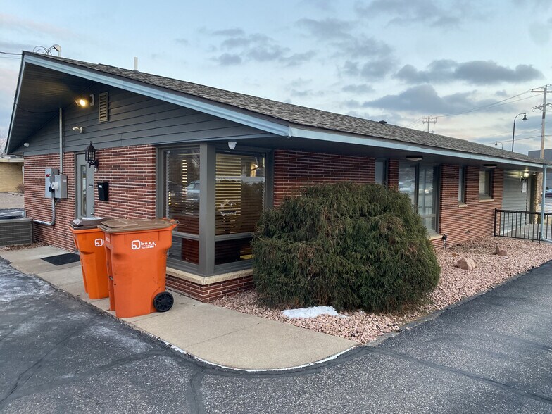 1608 Ohm Ave, Eau Claire, WI à louer - Photo de l’immeuble – Image 3 sur 18