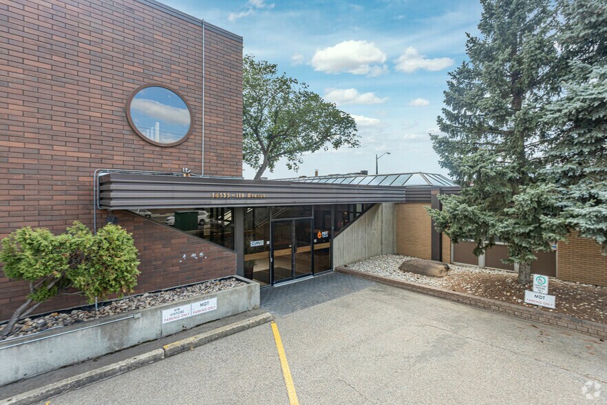 14535 118th Ave NW, Edmonton, AB à louer - Photo principale – Image 1 sur 8
