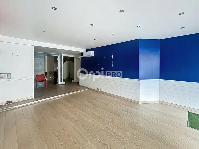 Bureau dans Brive-la-Gaillarde à louer - Photo de l’immeuble – Image 2 sur 14