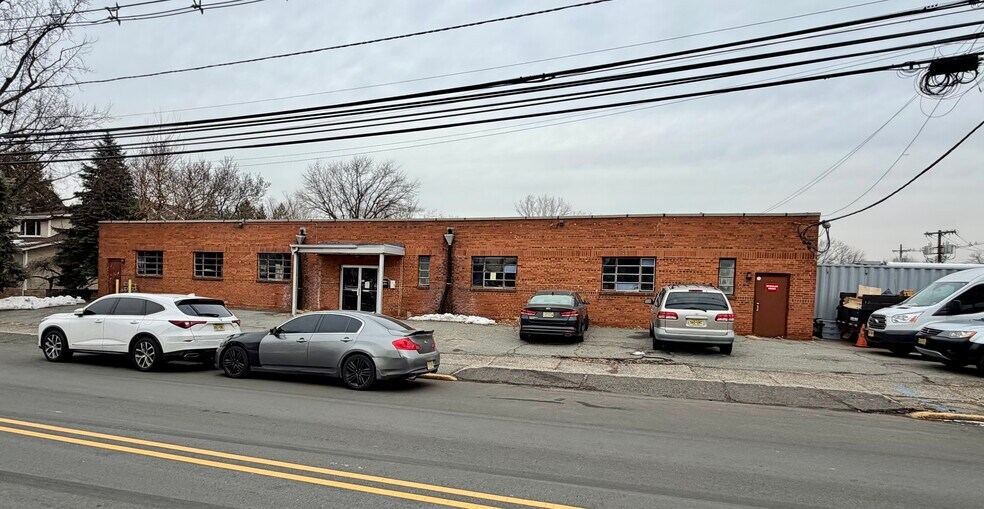 320 Colfax Ave, Clifton, NJ à louer - Photo de l’immeuble – Image 3 sur 6