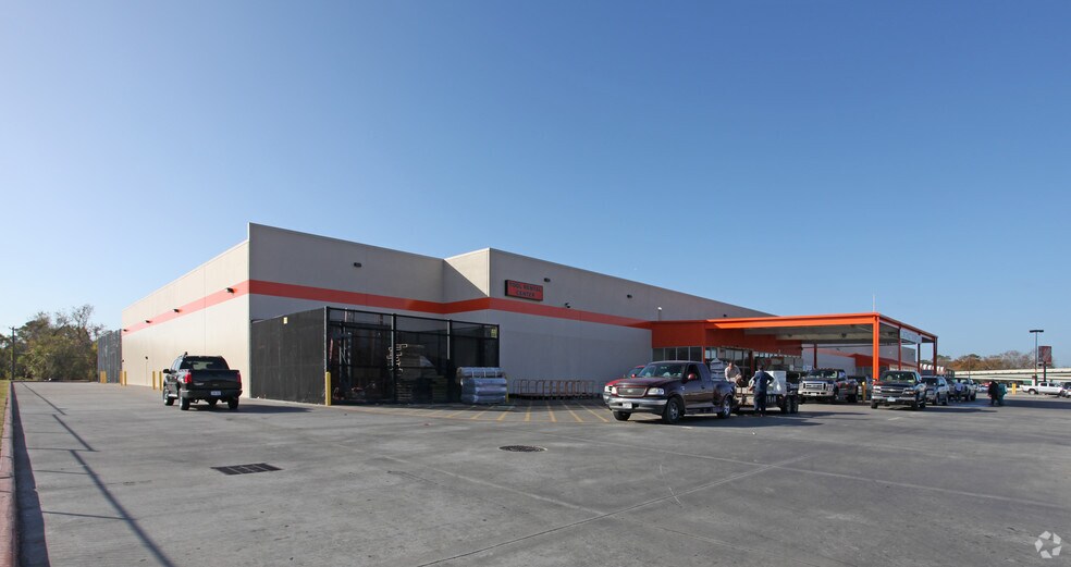 10600-10702 Eastex Fwy, Houston, TX à louer - Photo principale – Image 1 sur 7