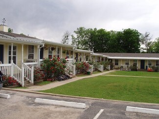 Plus de détails pour 304-330 S Hill St, Burnet, TX - Logement à vendre