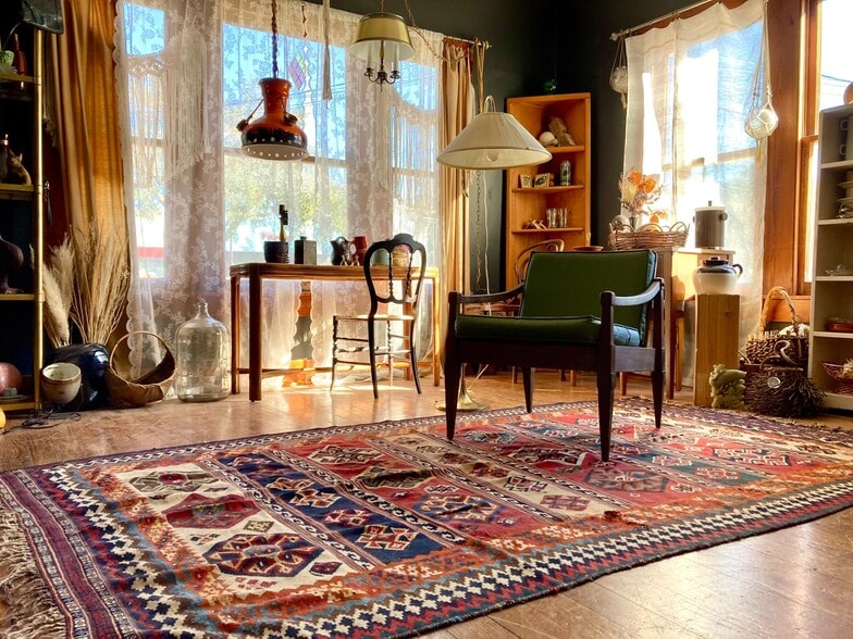 215 N Comanche St, San Marcos, TX à vendre - Photo intérieure – Image 2 sur 17