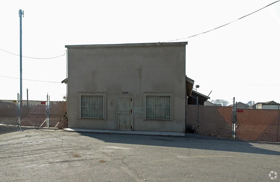 3787 W Bullard Ave, Fresno, CA à vendre - Photo principale – Image 1 sur 3