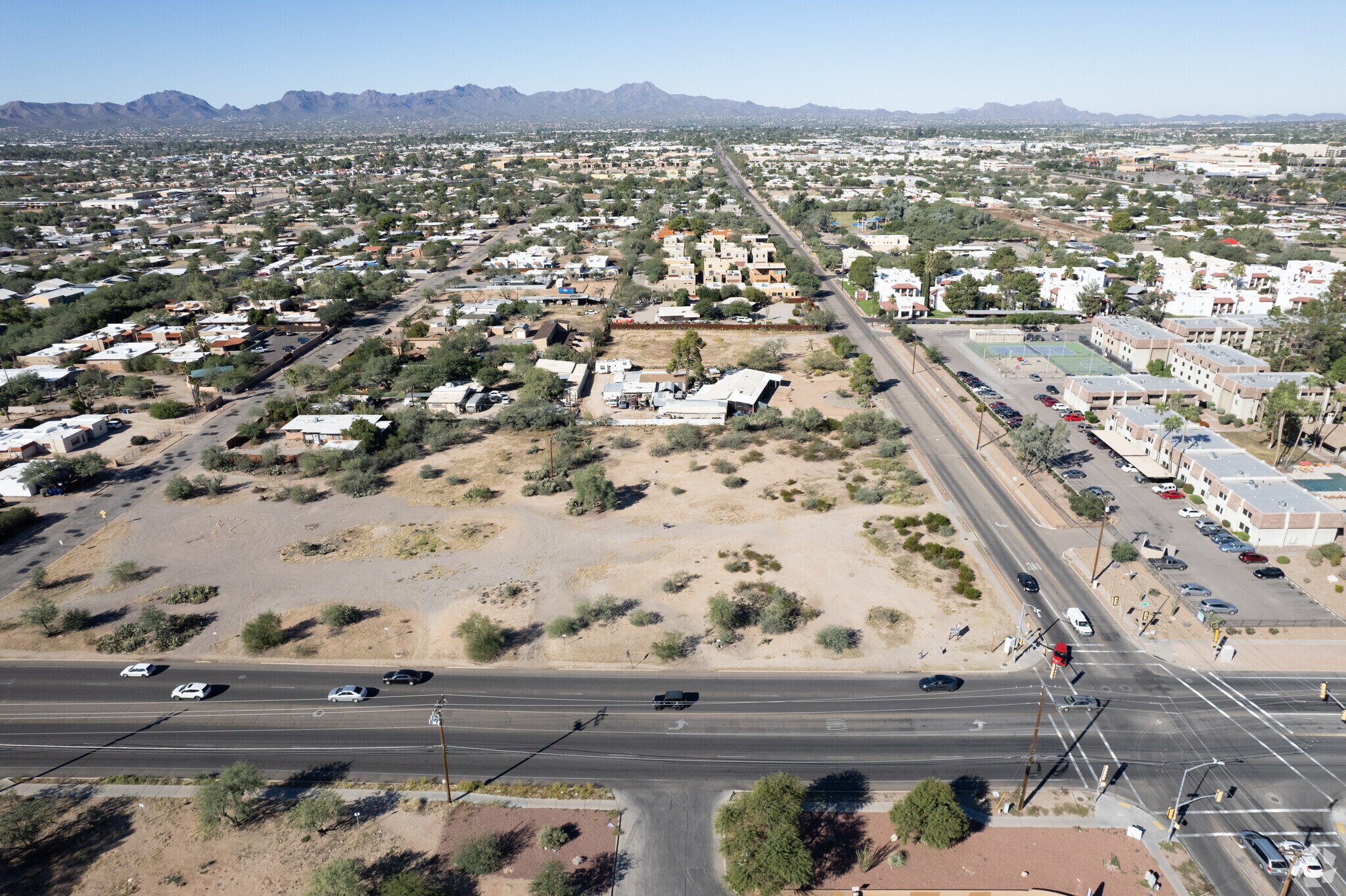 4137 N 1st Ave, Tucson, AZ à vendre Photo de l’immeuble– Image 1 sur 6