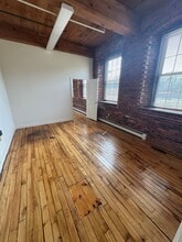 22 Canal St, Somersworth, NH à louer Photo intérieure– Image 1 sur 6