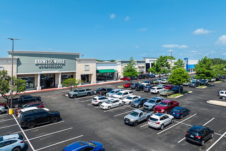 5000 S Hulen St, Fort Worth, TX à louer - Photo de l’immeuble – Image 3 sur 12