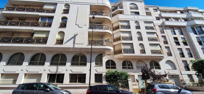 Plus de détails pour 142-144 Rue Aristide Briand, Levallois-Perret - Bureau à vendre