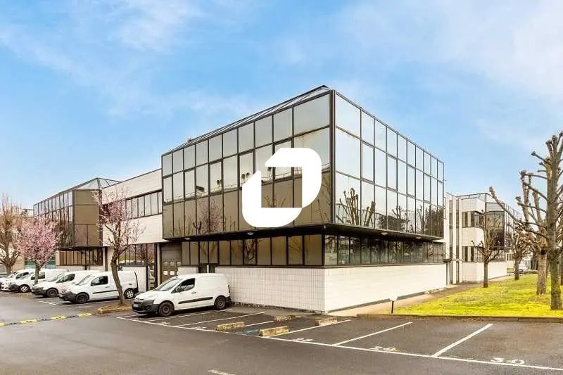 11-13 Rue Des Hautes Pâtures, Nanterre à louer - Photo de l’immeuble – Image 1 sur 9