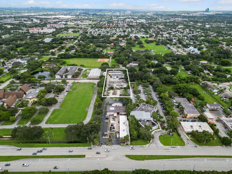 4182 S University Dr, Davie, FL à vendre - Aérien – Image 2 sur 5