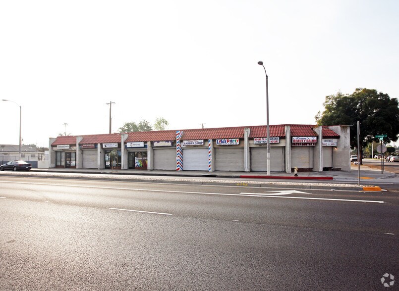 15512-15528 Amar Rd, La Puente, CA à louer - Photo principale – Image 1 sur 2