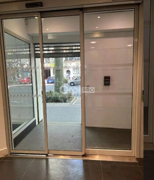 Local commercial dans Lille à vendre - Photo de l’immeuble – Image 2 sur 11