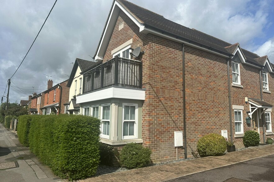 36 Dedmere Rd, Marlow à louer - Photo principale – Image 1 sur 1