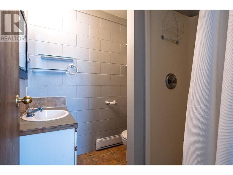 920 Nelson Av, Nelson, BC à vendre - Photo de l’immeuble – Image 3 sur 20