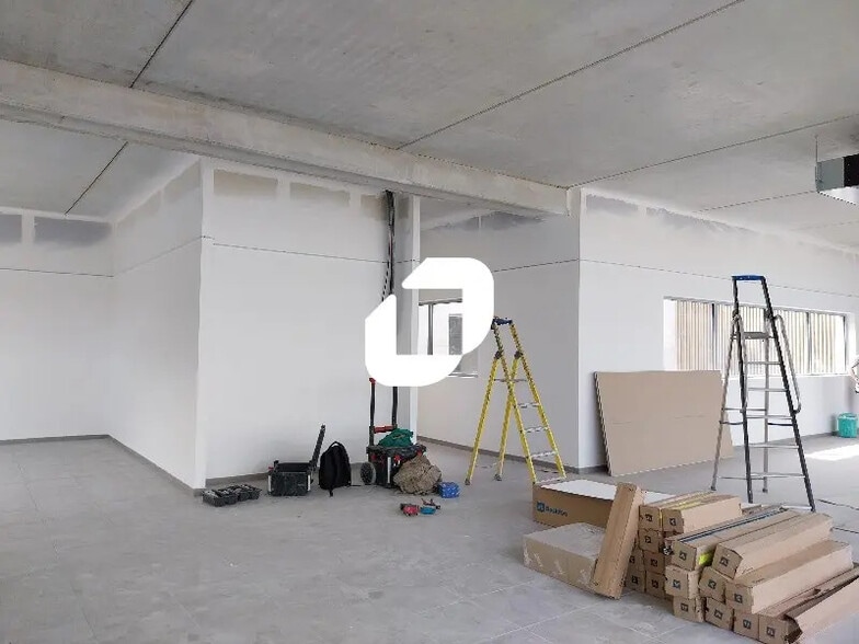 Bureau dans Villeneuve-lès-Maguelone à louer - Photo de l’immeuble – Image 3 sur 19