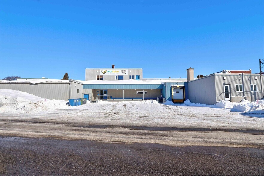 630 Rue Poisson, Trois-Rivières, QC à louer - Photo de l’immeuble – Image 3 sur 12