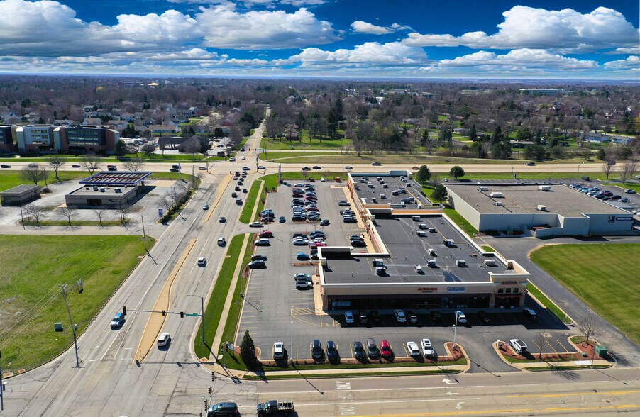 3001-3061 N Perryville Rd, Rockford, IL à louer - Photo de l’immeuble – Image 2 sur 10