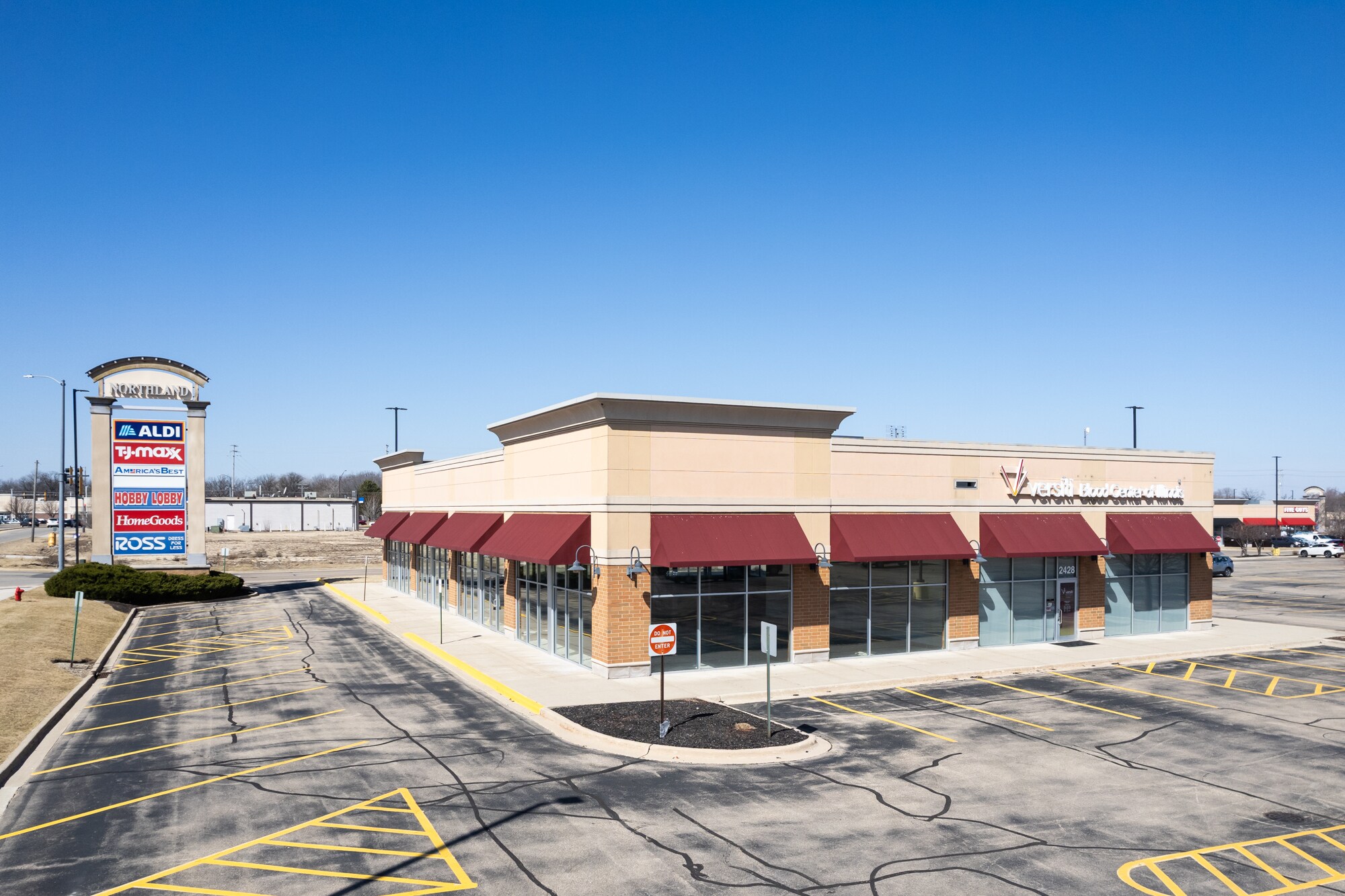 2428-2430 Sycamore Rd, Dekalb, IL à vendre Photo principale– Image 1 sur 15