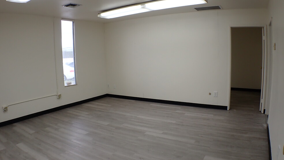 9701-9729 Lurline Ave, Chatsworth, CA à louer - Photo de l’immeuble – Image 2 sur 9