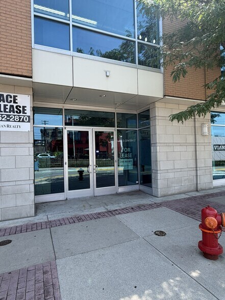 125 W 4th St, Royal Oak, MI à louer - Photo de l’immeuble – Image 2 sur 5