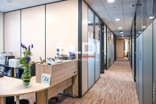 Plus de détails pour Bureau à vendre