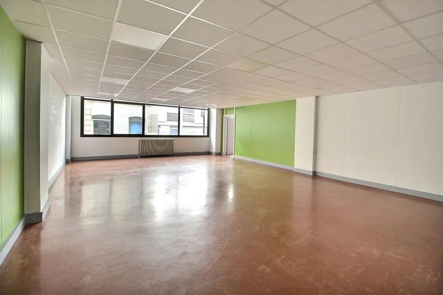 37-39 Rue Saint-Sébastien, Paris à vendre - Photo de l’immeuble – Image 3 sur 8