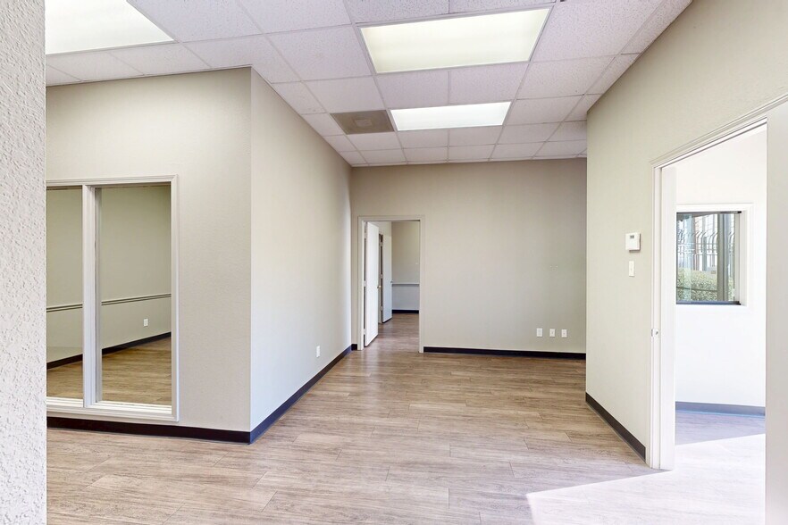 6743 Theall Rd, Houston, TX à louer - Numérisation 3D Matterport – Image 2 sur 8