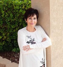Linda Barnes