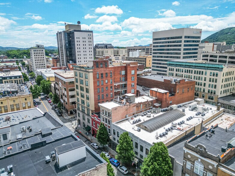 110 Campbell Ave SW, Roanoke, VA à vendre - Aérien – Image 2 sur 23