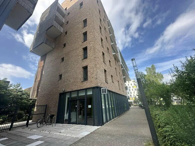 Local commercial dans Strasbourg à louer - Photo de l’immeuble – Image 1 sur 8