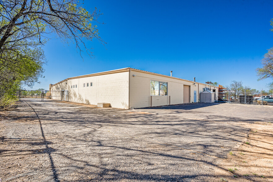 1143 Siler Park Ln, Santa Fe, NM à louer - Photo de l’immeuble – Image 2 sur 24